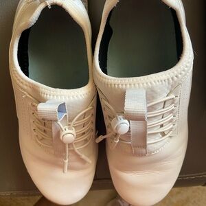 Clove shoes